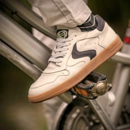 Air Shoe 1 AB